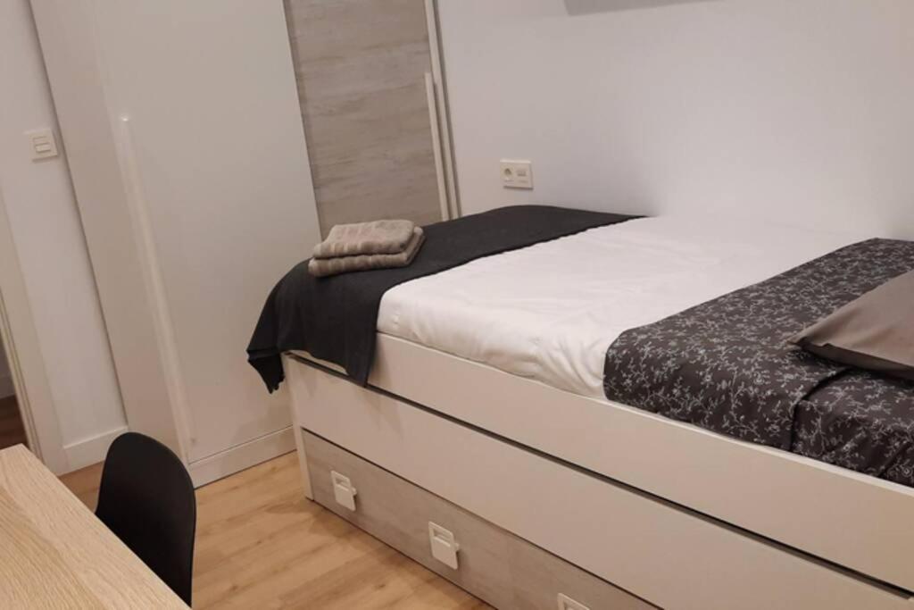 Apartamentos Milan 2 Oviedo Eksteriør bilde