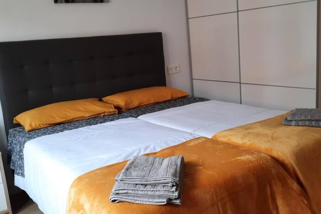 Apartamentos Milan 2 Oviedo Eksteriør bilde