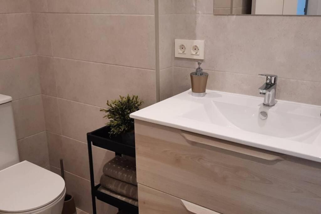 Apartamentos Milan 2 Oviedo Eksteriør bilde