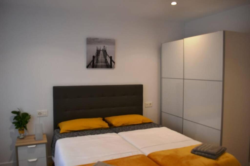 Apartamentos Milan 2 Oviedo Eksteriør bilde