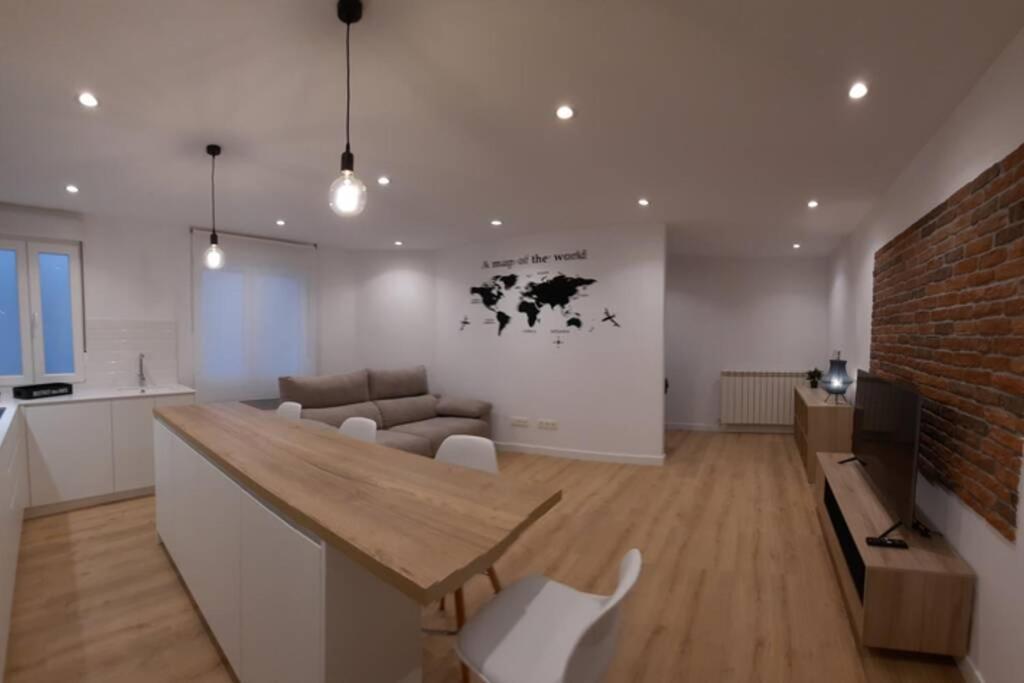 Apartamentos Milan 2 Oviedo Eksteriør bilde