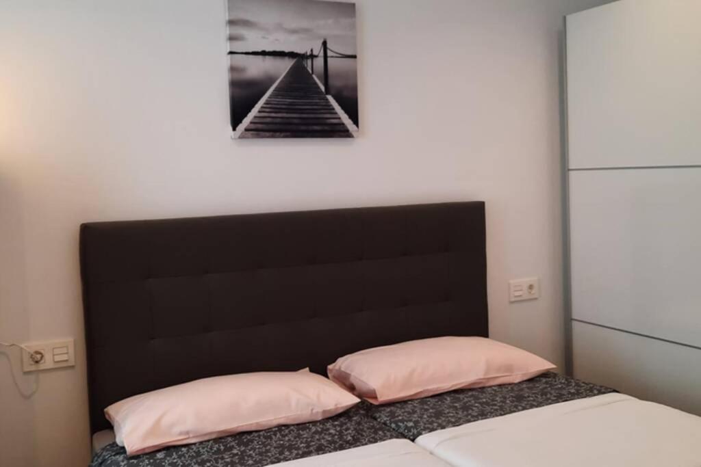 Apartamentos Milan 2 Oviedo Eksteriør bilde