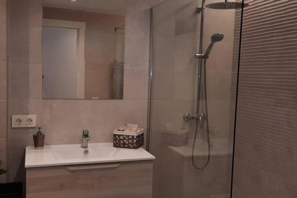 Apartamentos Milan 2 Oviedo Eksteriør bilde